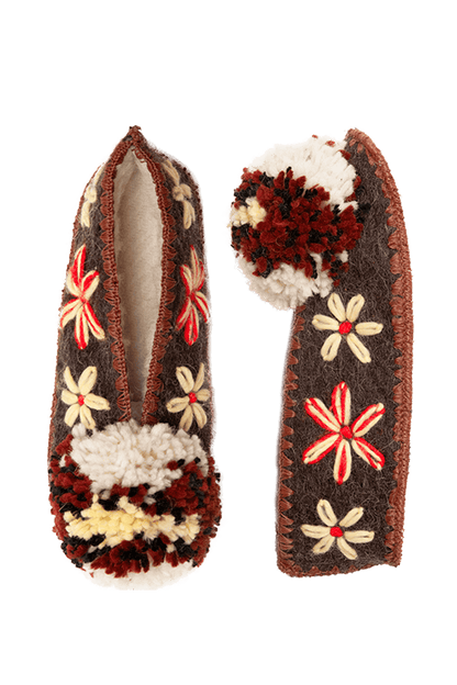 Pantuflas de lana marrón con flores y pompón FLOWERS BROWN