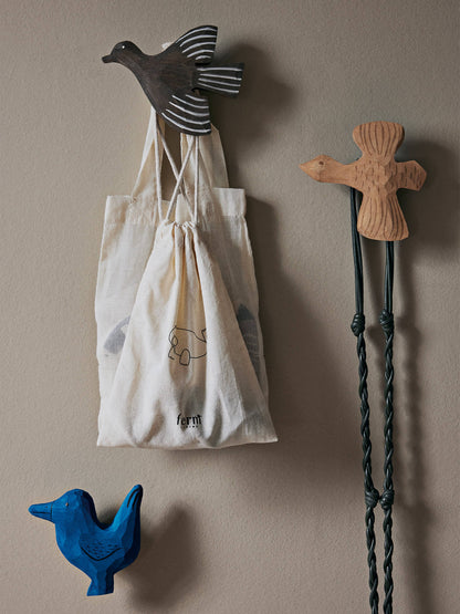Drewniany haczyk ścienny Bird Hook Ferm Living BEBE Concept 