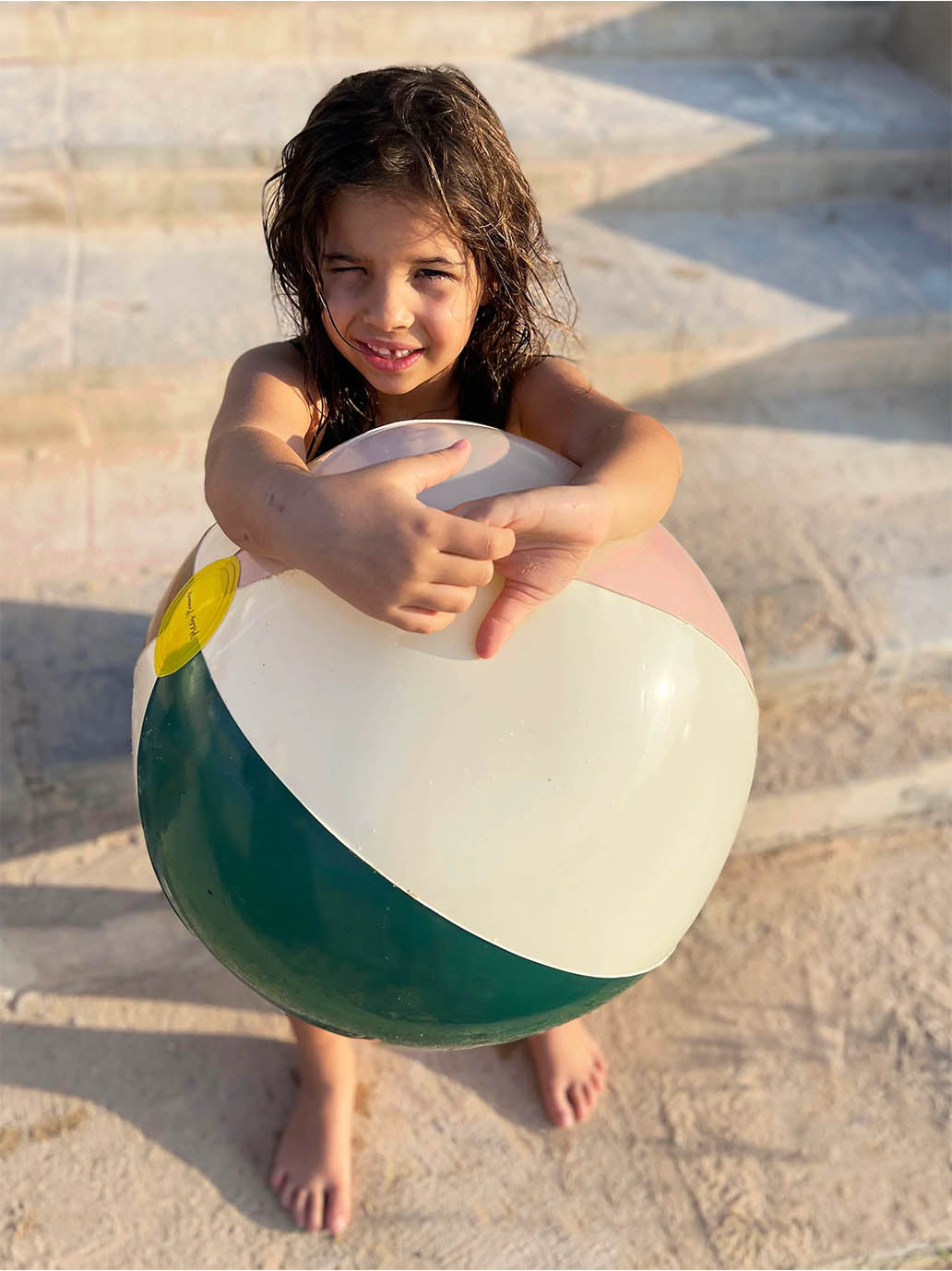 Dmuchana piłka plażowa Otto Petites Pommes BEBE Concept 