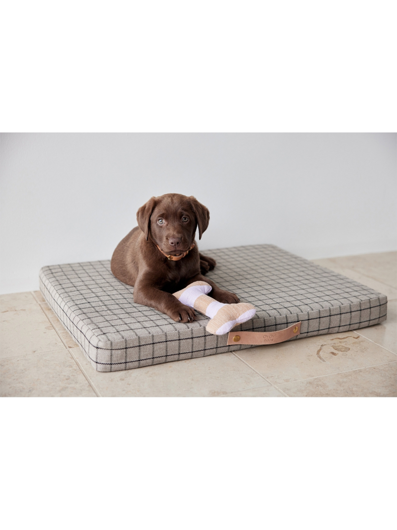 Poducha posłanie dla psa Miło Grid Dog Cushion OYOY BEBE Concept 