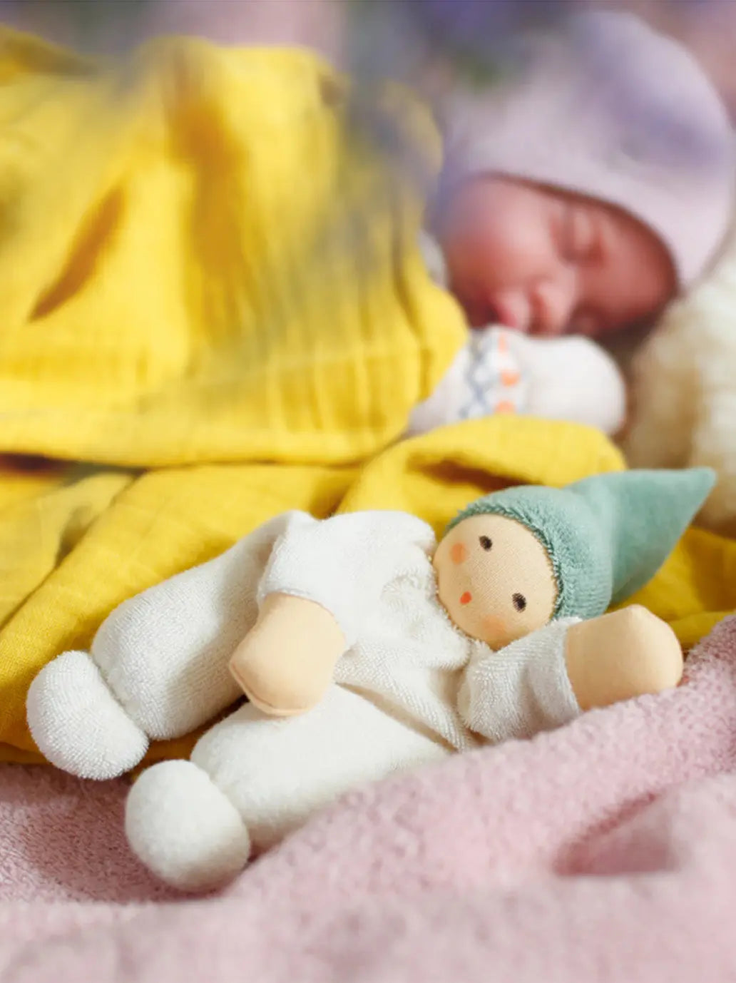 Lalka z grzechotką Nucki Rattle Doll Nanchen Natur BEBE Concept 