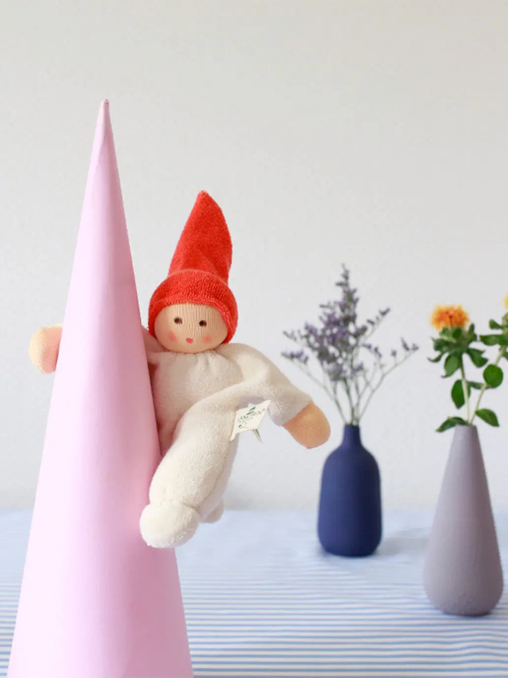 Lalka z grzechotką Nucki Rattle Doll Nanchen Natur BEBE Concept 