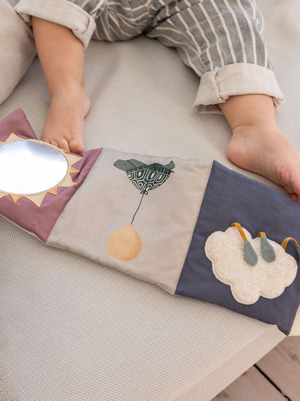 Miękka książeczka sensoryczna Sebra BEBE Concept 