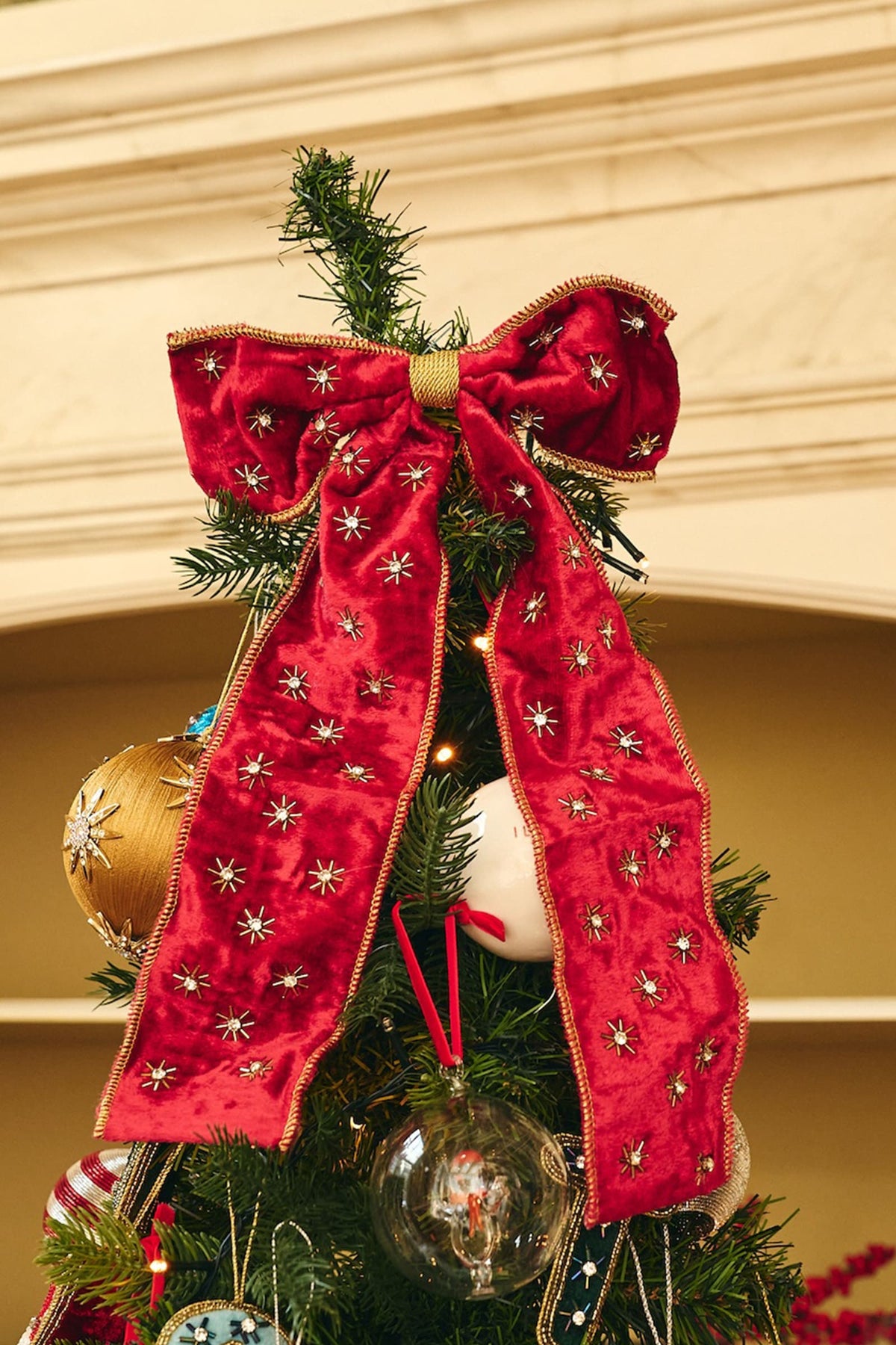 Puntero para árbol Beaded Crimson Luxe Bow