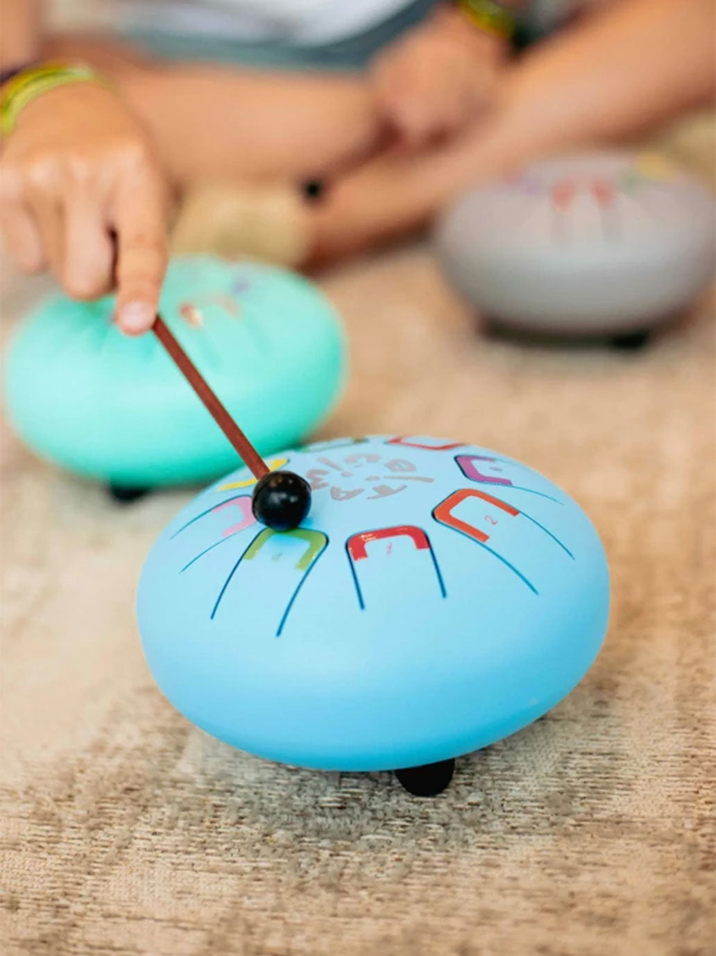 Bębenek językowy dla młodszych dzieci Baby Tambu Tambu BEBE Concept 