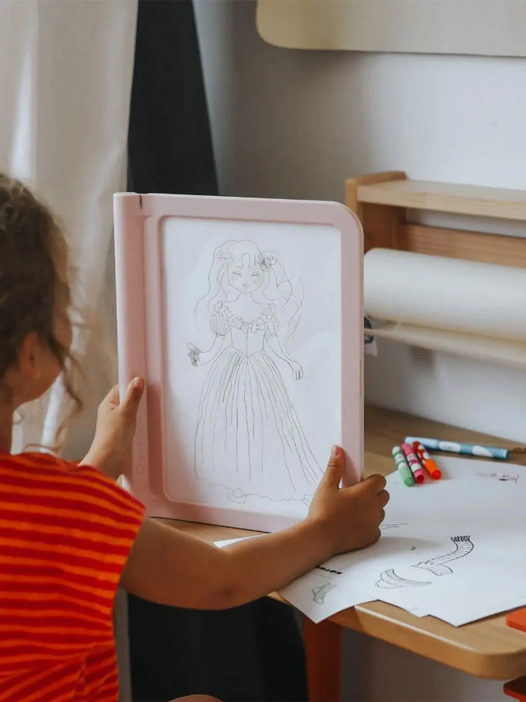 Podświetlany tablet do nauki rysowania mody Kidywolf BEBE Concept 