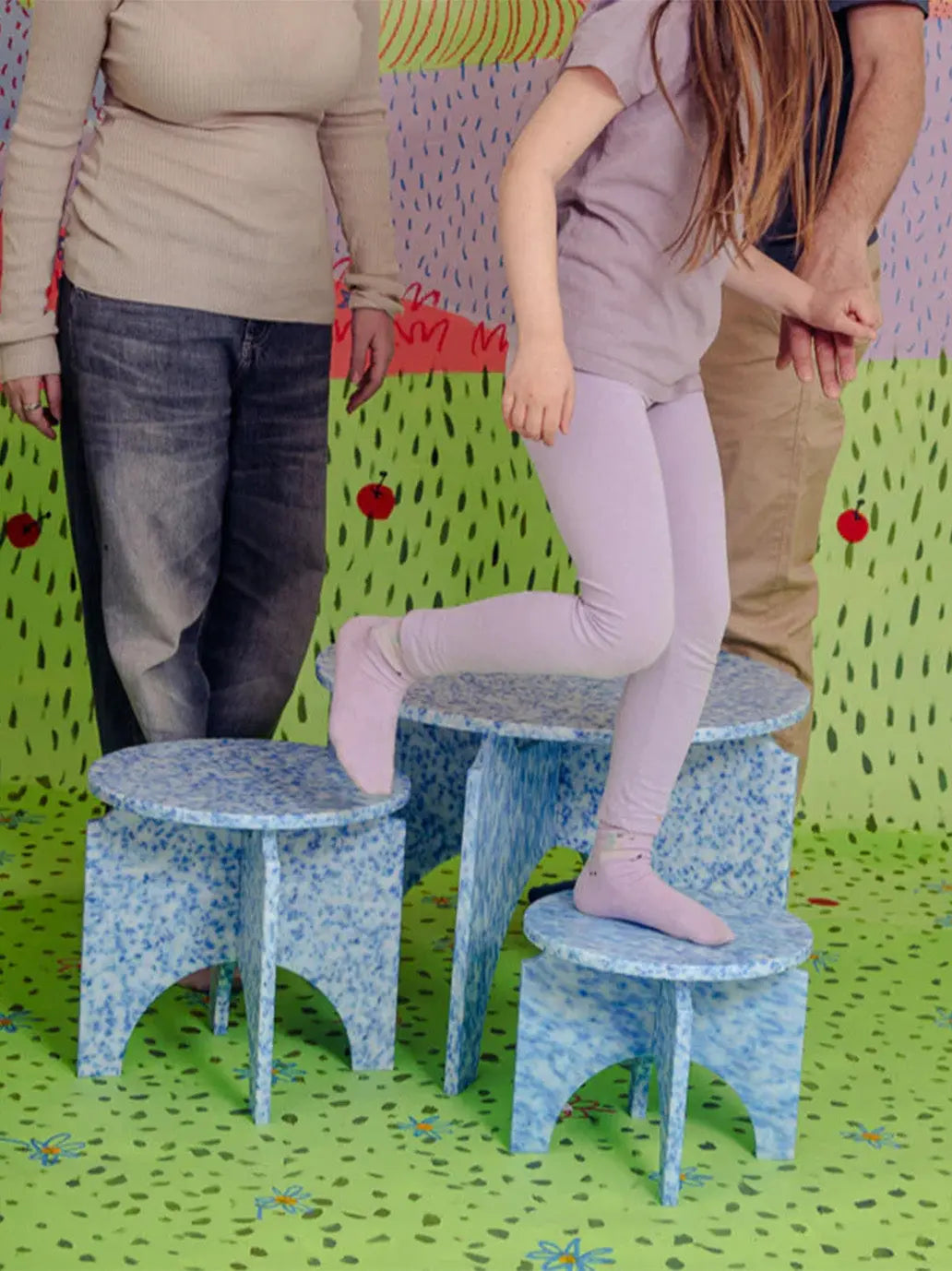 Stołek z eko tworzywa Round Stool Medium M1N2 Minimono BEBE Concept 