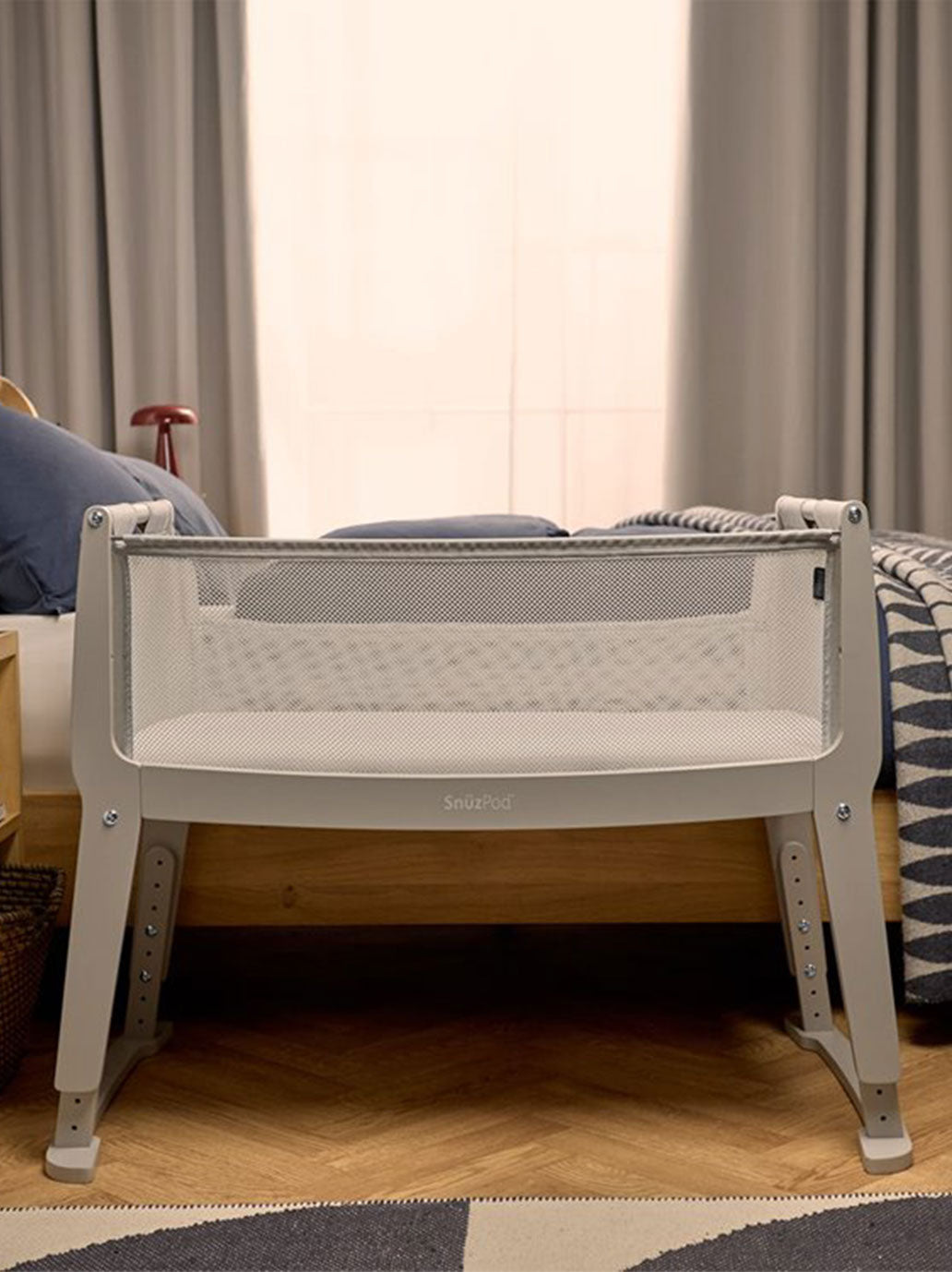 Łóżeczko dostawne na kółkach SnuzPod Studio Snüz BEBE Concept 
