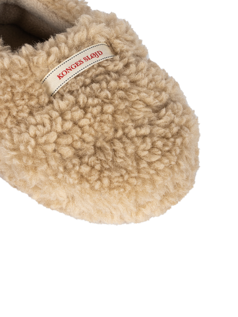 Kapcie ze sztucznego futerka Globe Konges Slojd BEBE Concept 