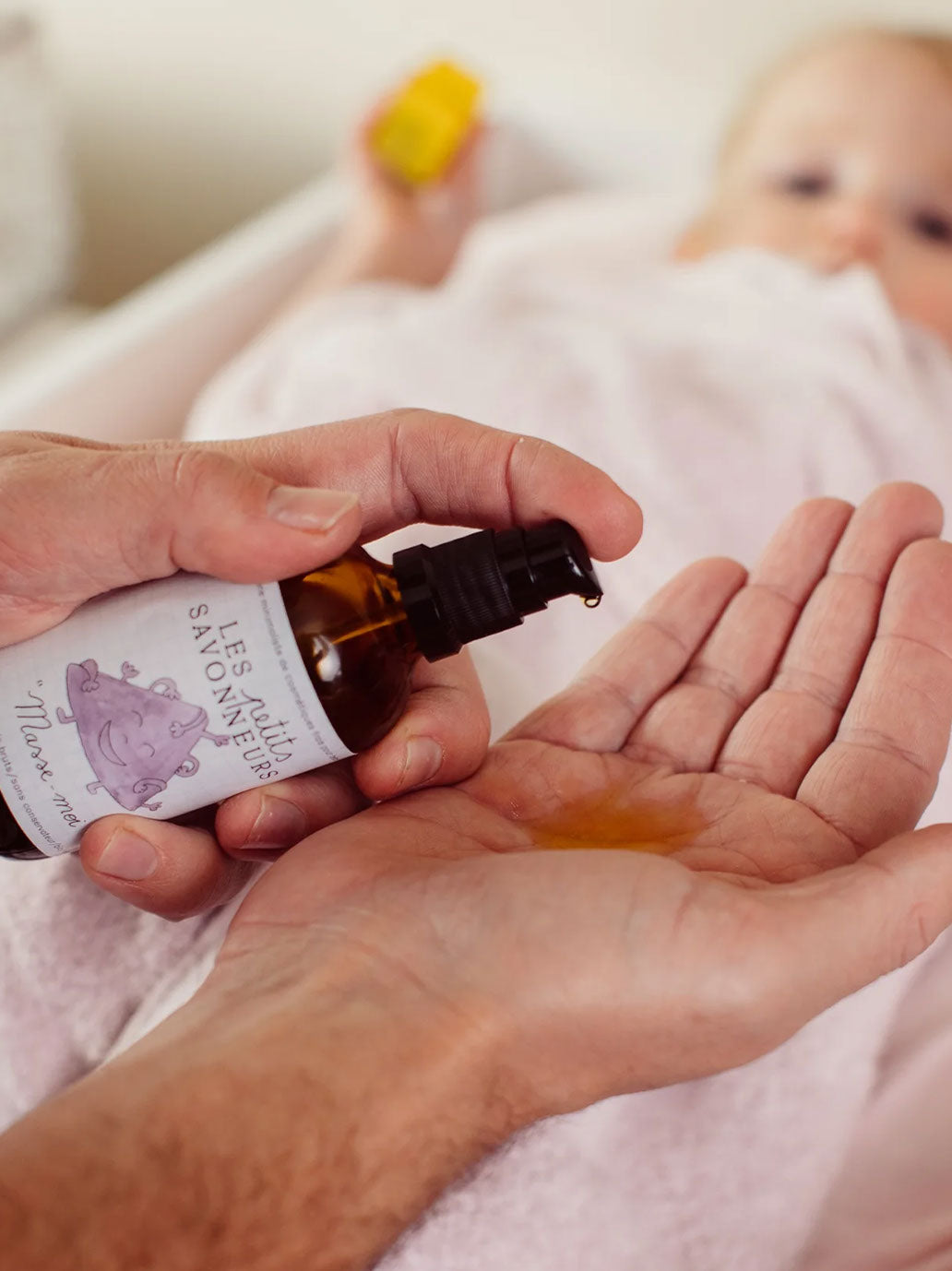 Naturalny olejek do masażu niemowląt Les Petits Savonneurs BEBE Concept 