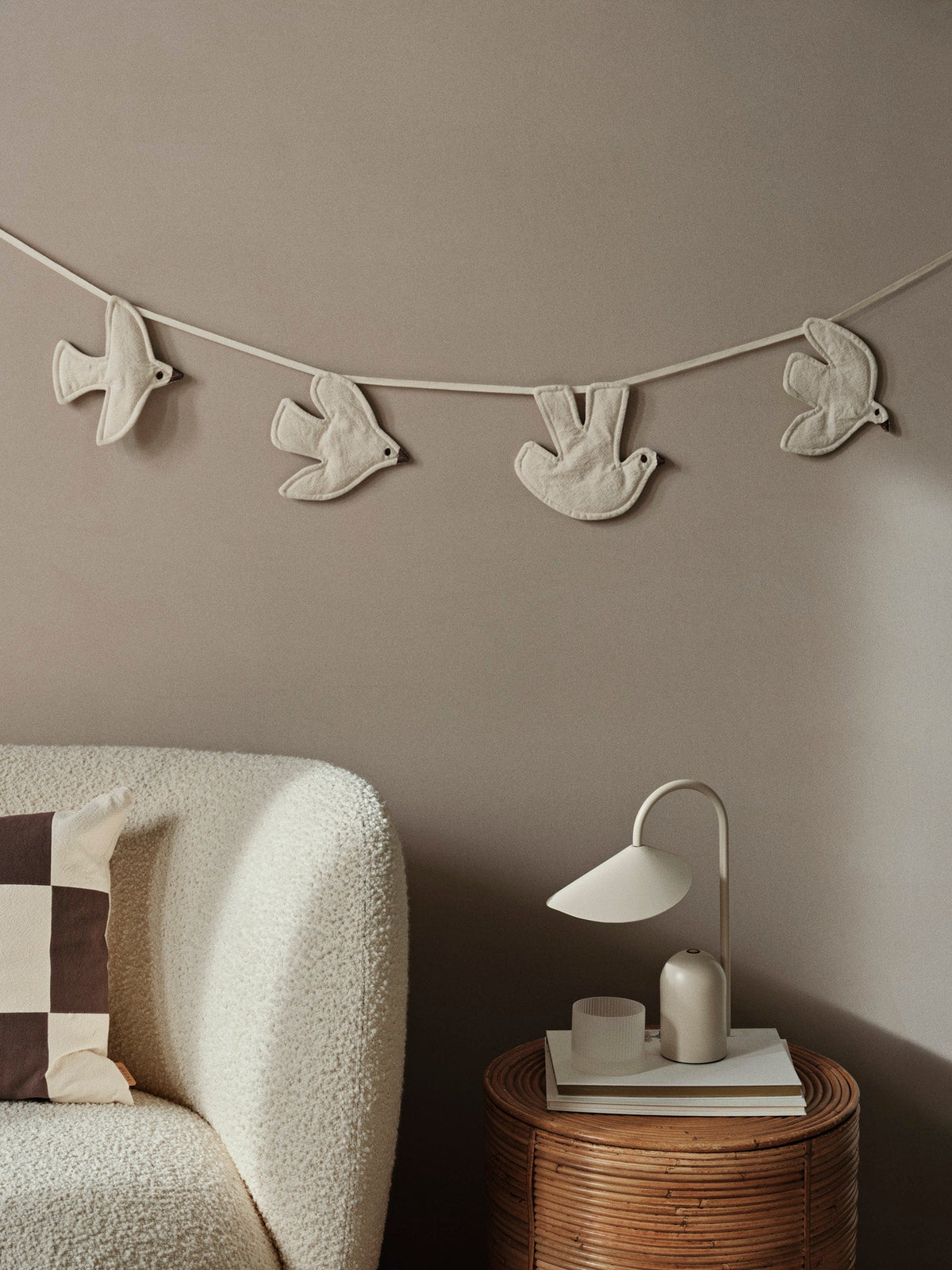 Dekoracyjna girlanda Swif Bird Garland Ferm Living BEBE Concept 