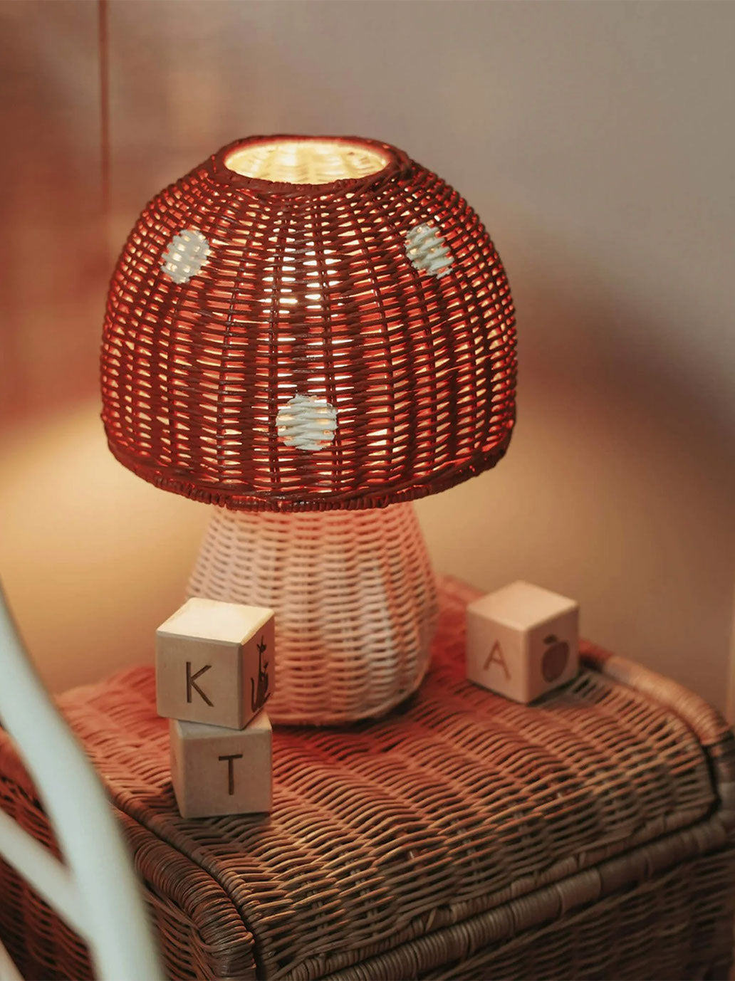 Rattanowa lampka Toadstool Olli Ella BEBE Concept 