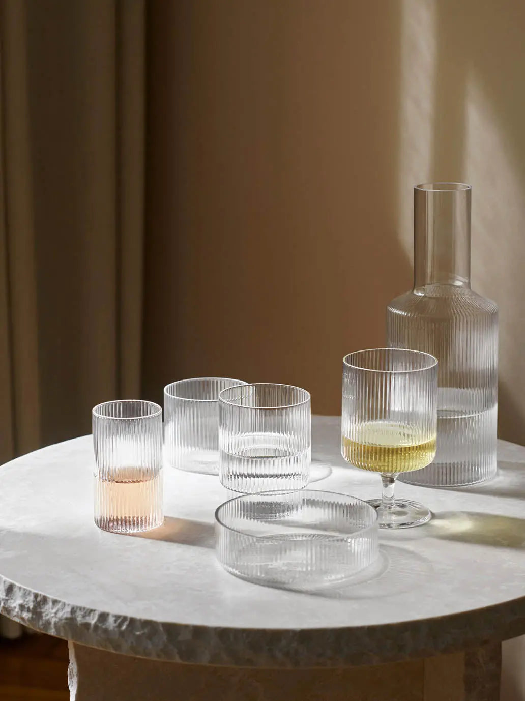Szklana karafka Ripple Carafe Ferm Living BEBE Concept 