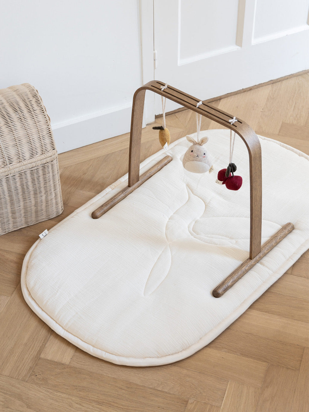 Stojak Baby Gym Activity Stand Kas Kopenhagen BEBE Concept 