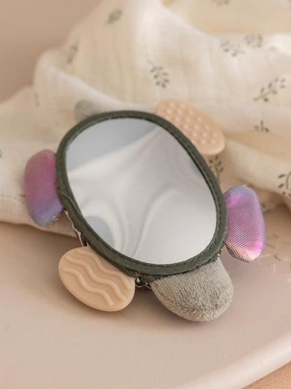Sensoryczna zabawka z lusterkiem Turbo Turtle Sebra BEBE Concept 