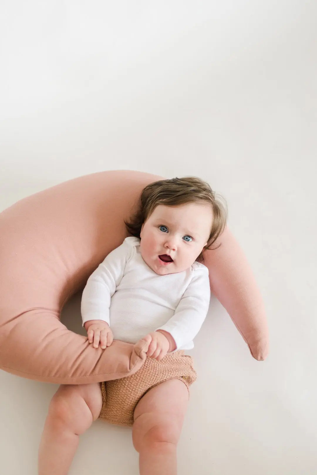 Poduszka do karmienia Feeding &amp; Support Pillow SNUGGLE ME ORGANIC BEBE Concept 