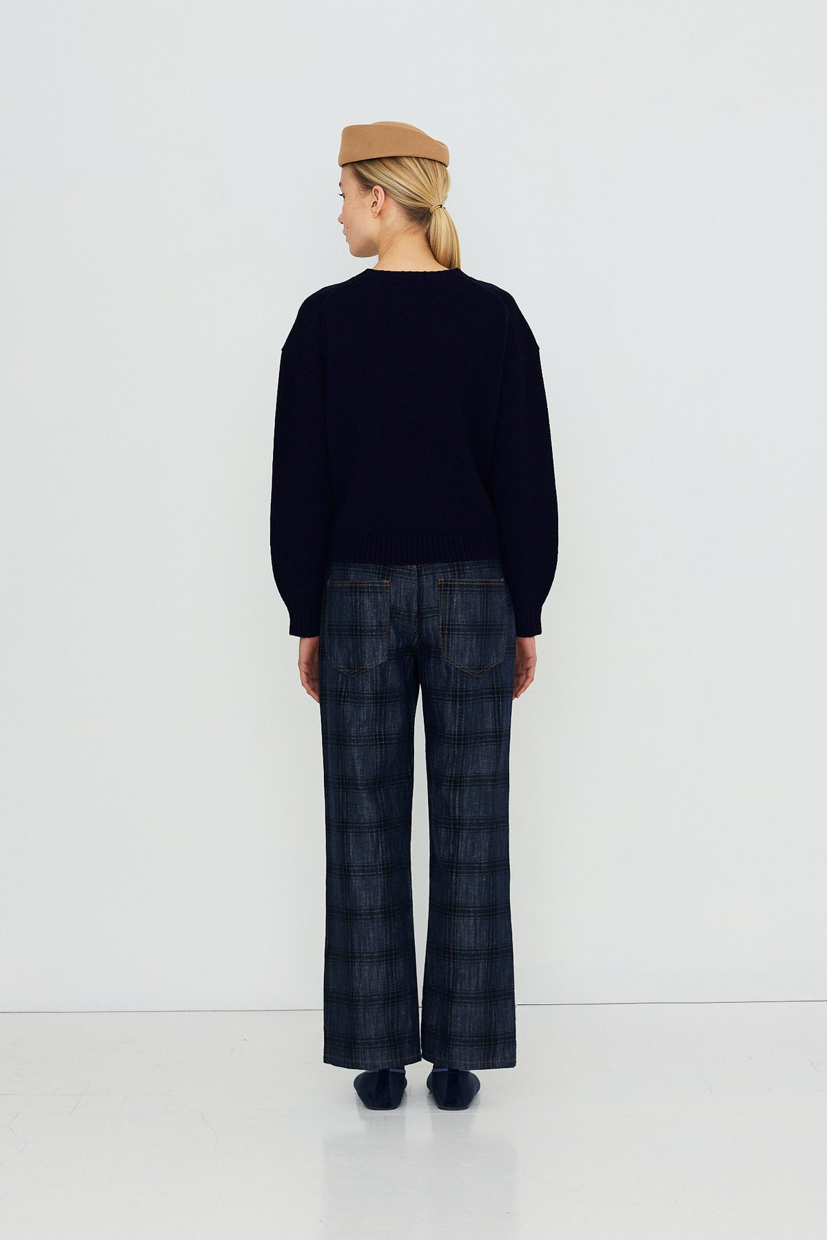 Woman Buttoned Cardigan