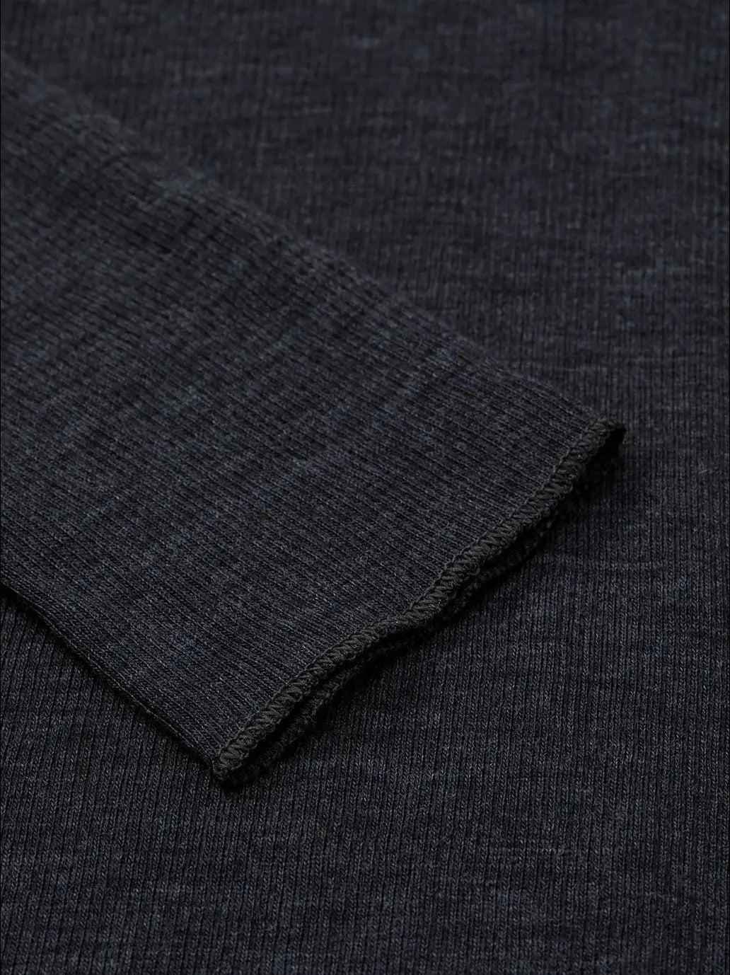 Esme Merino T-Neck SKALL STUDIO BEBE Concept 