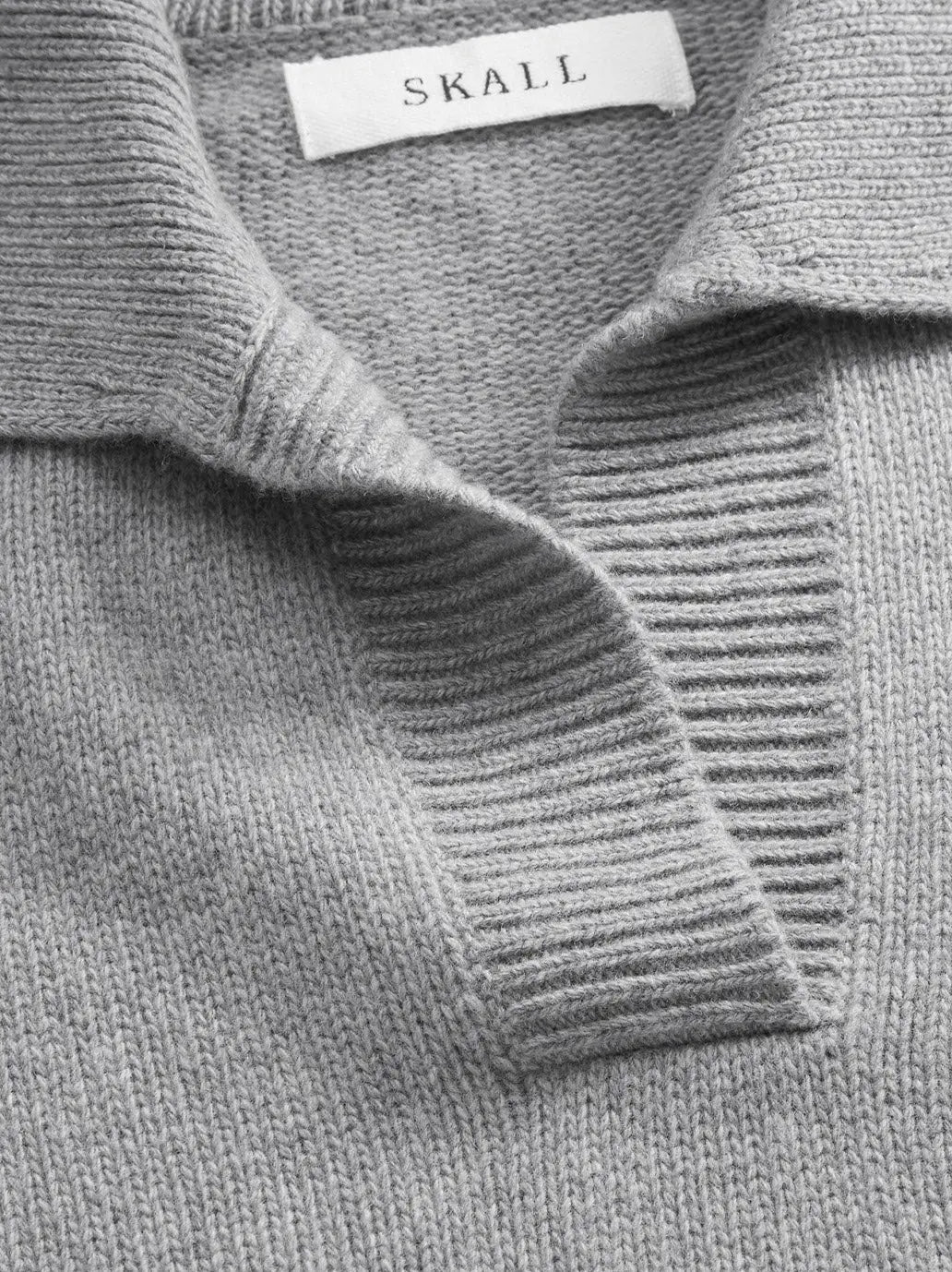Dean V-neck Merino Jumper SKALL STUDIO BEBE Concept 