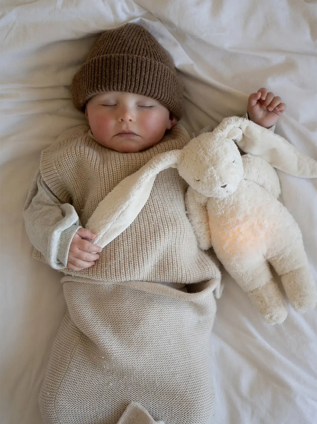 Szumiący króliczek organic z lampką nocną Moonie BEBE Concept 
