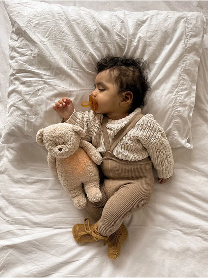 szumiący miś organic z lampką nocną Moonie BEBE Concept 