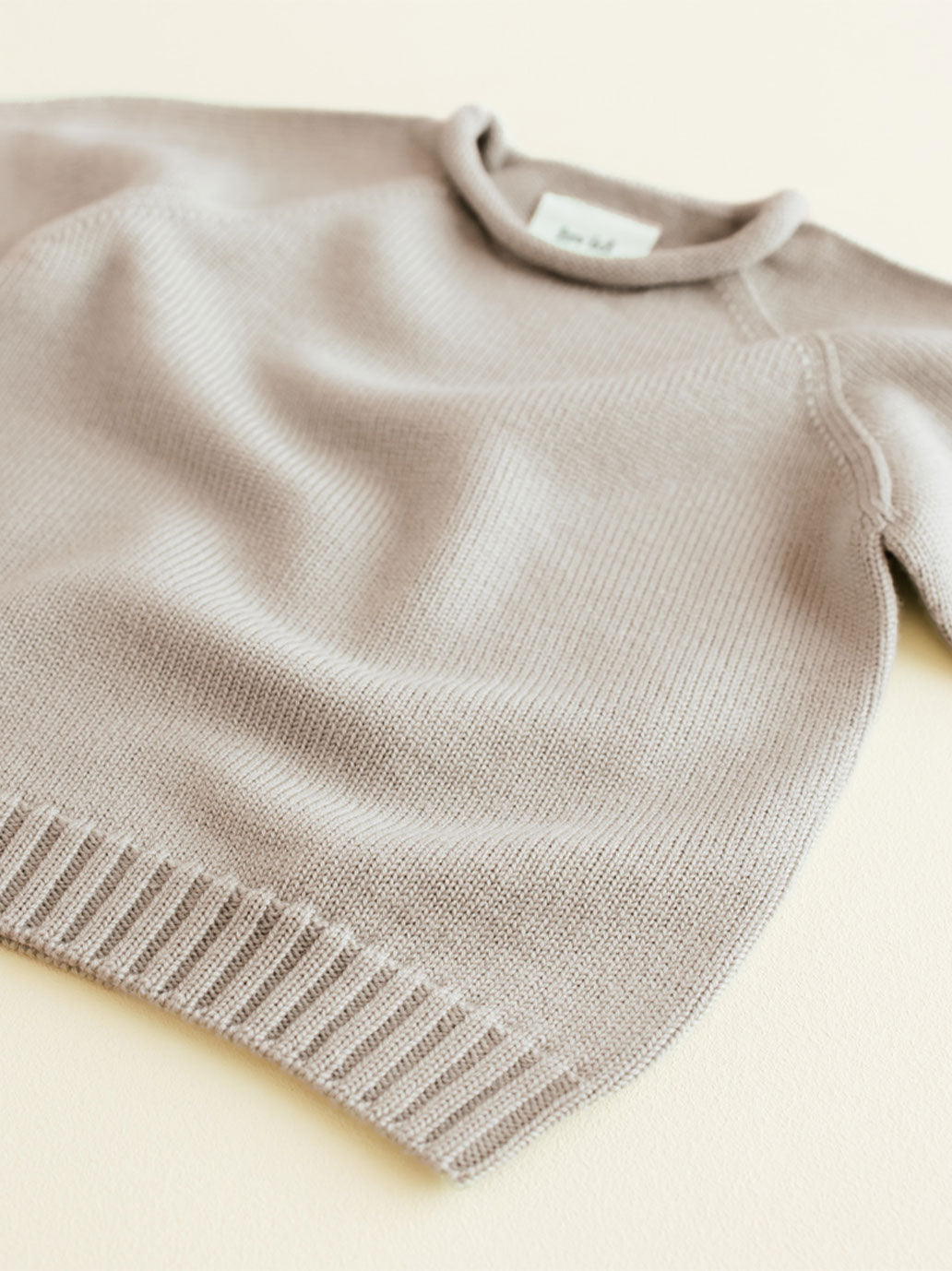 Sweterek niemowlęcy z wełny merino Georgette PEBBLE