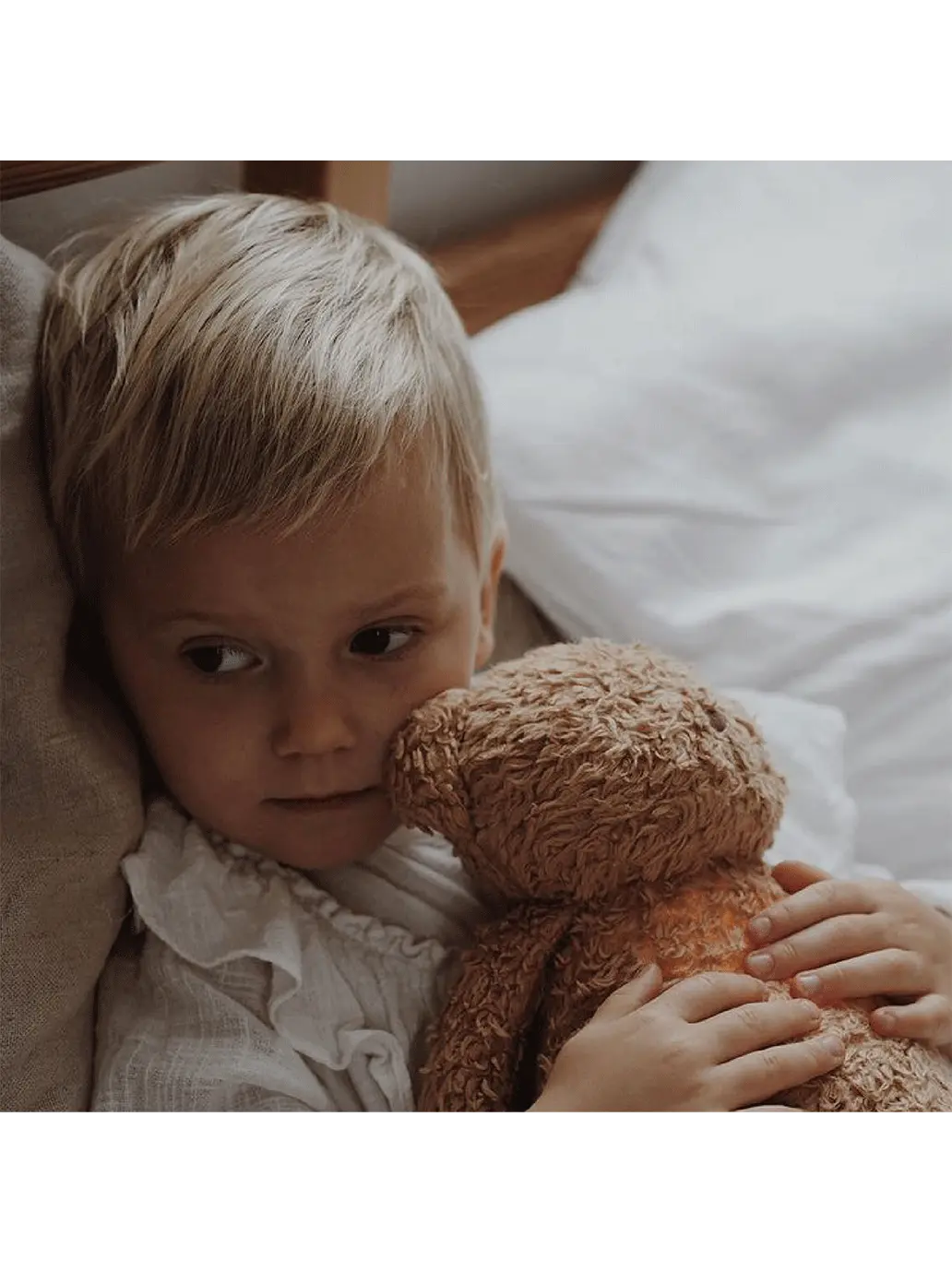 szumiący miś organic z lampką nocną Moonie BEBE Concept 