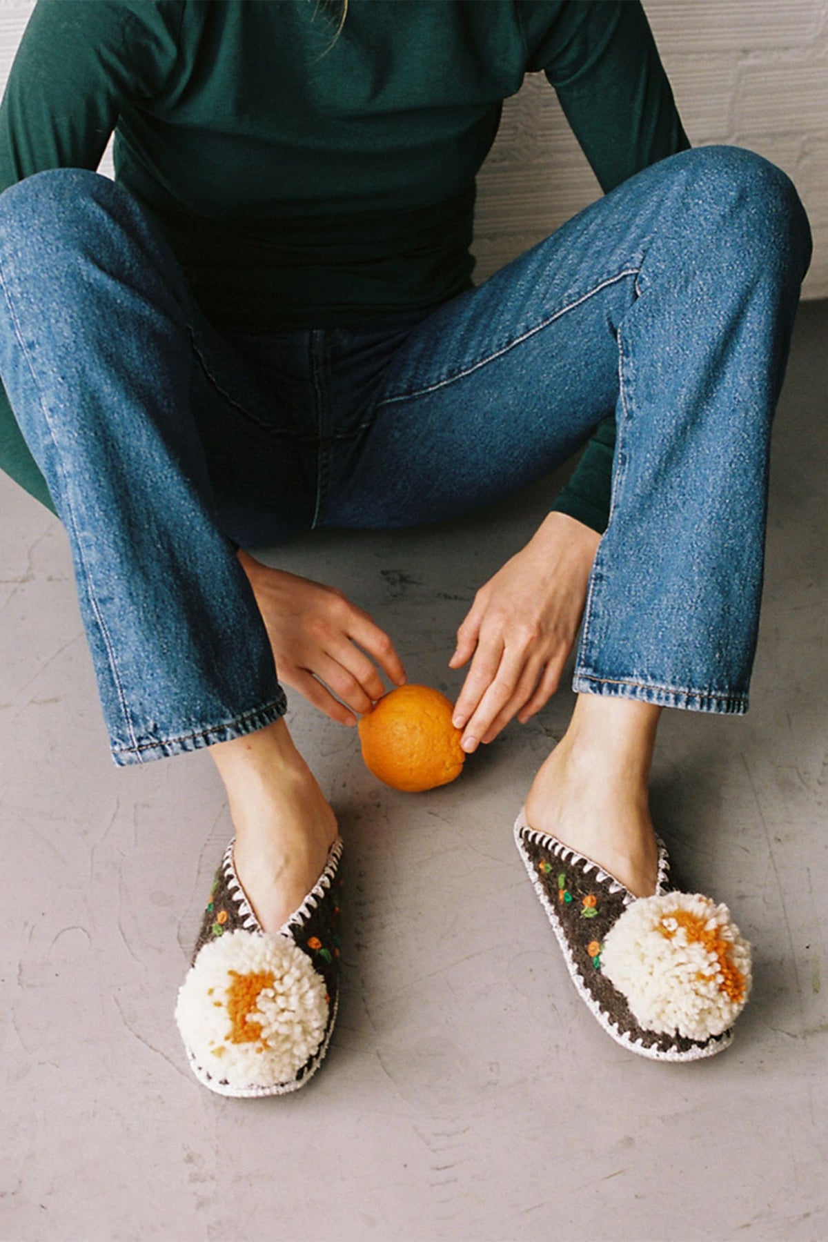 Pantoufles en laine à pompon orange SLIP ON ORANGE