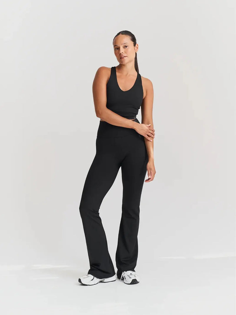 Softsculpt V-neck Cross Back Bra Sisterly Tribe BEBE Concept 