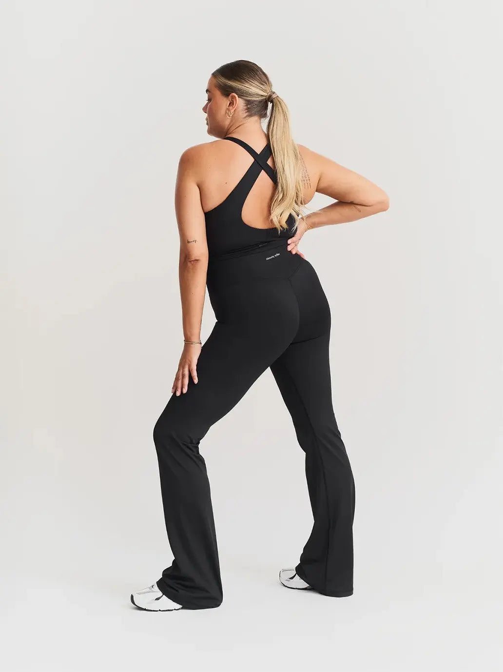 Softsculp Flare Leggings Sisterly Tribe BEBE Concept 