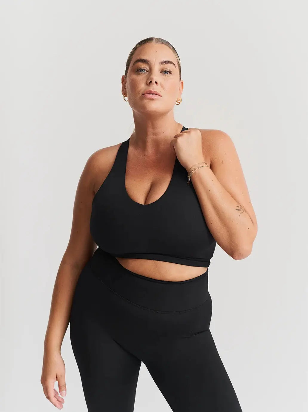 Softsculpt V-neck Cross Back Bra Sisterly Tribe BEBE Concept 
