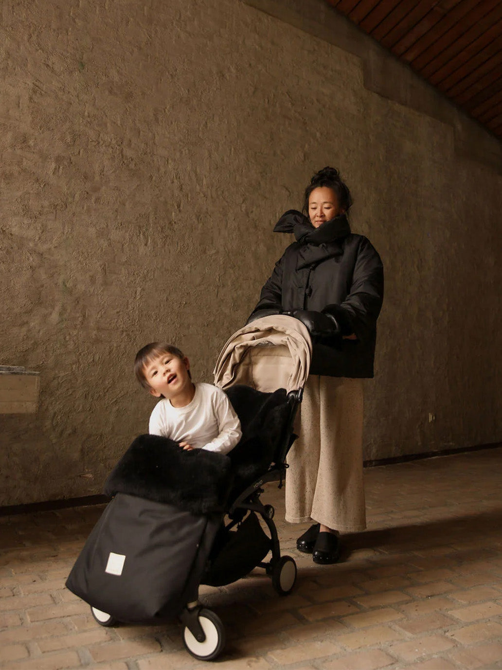 Saco de dormir impermeable para cochecito con lana merino. BLACK