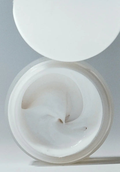 Krem nawilżający z witaminą C Essential Moisturizer Lesse BEBE Concept 