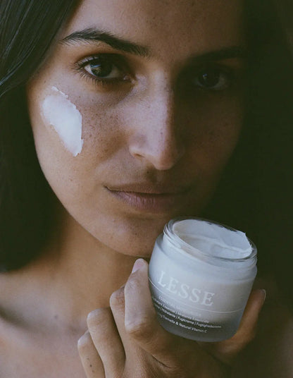 Krem nawilżający z witaminą C Essential Moisturizer Lesse BEBE Concept 