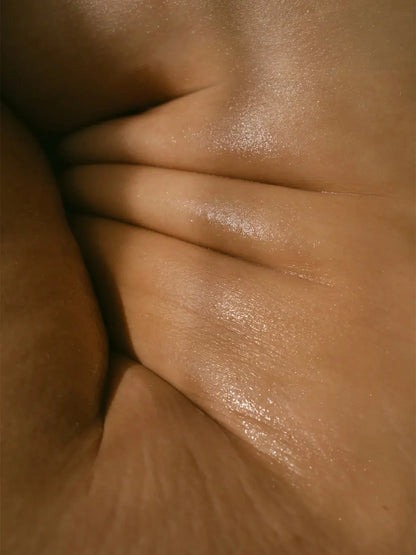Ujędrniający olejek do ciała przeciw rozstępom Belly Oil Lucy BEBE Concept 