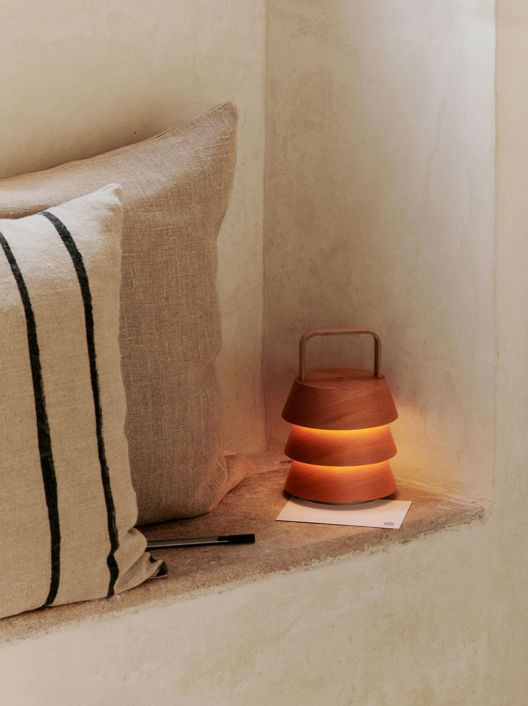 Bezprzewodowa lampa Luver Portable Lamp Ferm Living BEBE Concept 