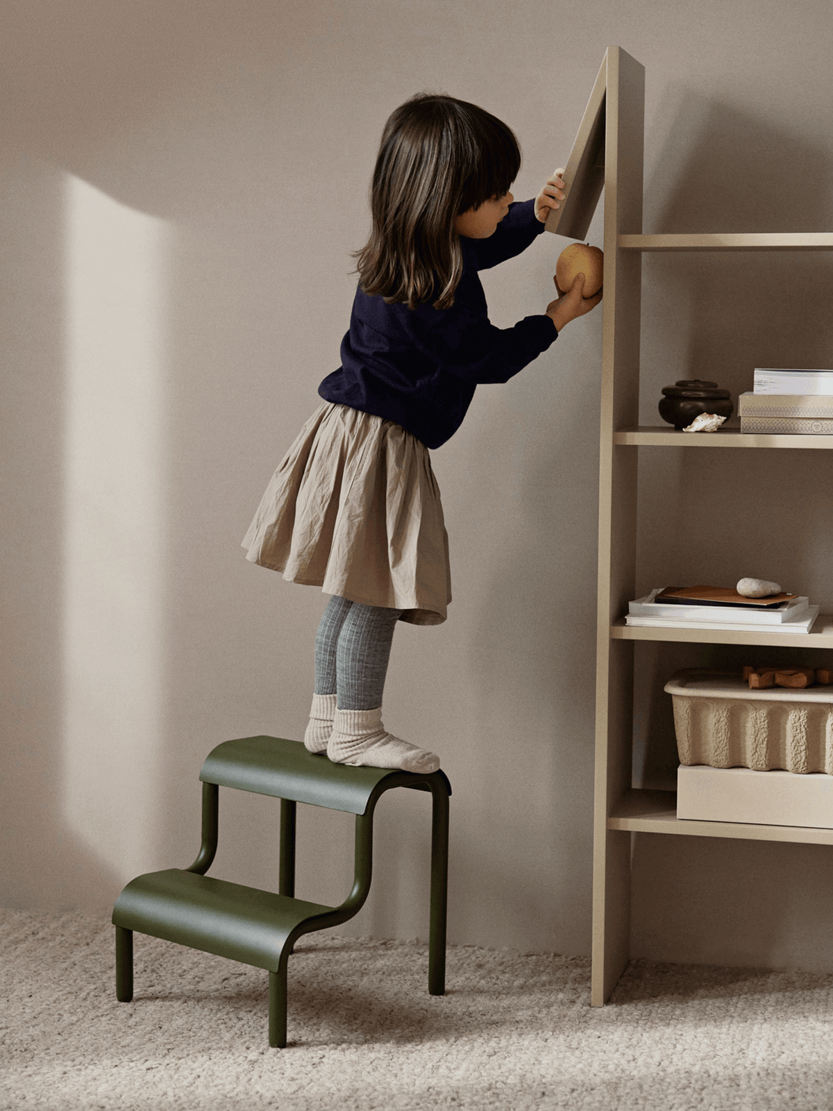 Stołek Up Step Stool Ferm Living BEBE Concept 
