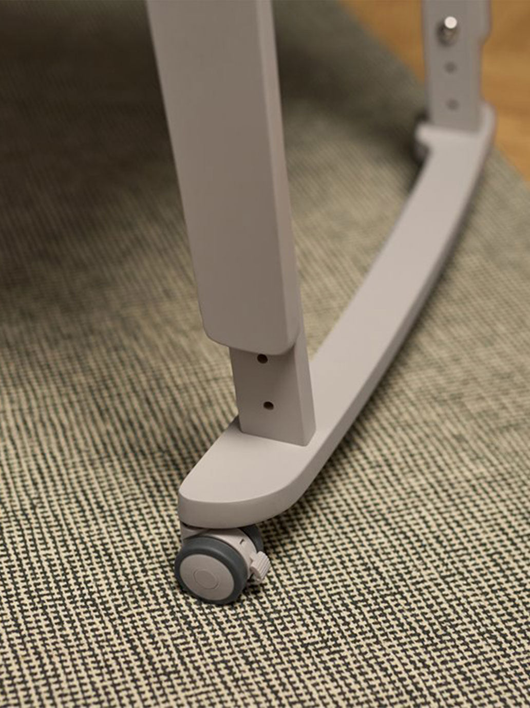 Łóżeczko dostawne na kółkach SnuzPod Studio Snüz BEBE Concept 