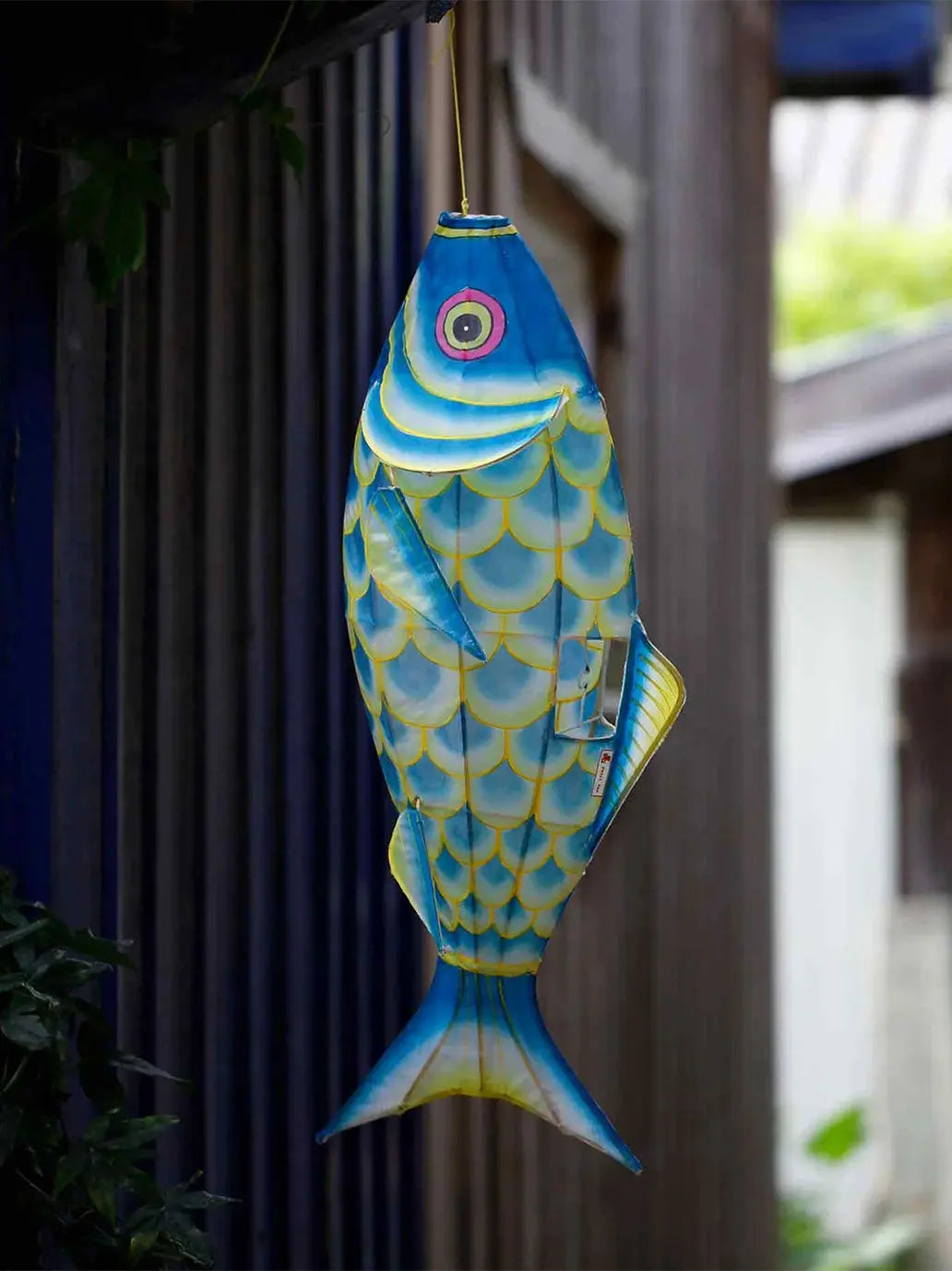 Ręcznie malowany lampion z jedwabiu Small Carp Petit Pan BEBE Concept 
