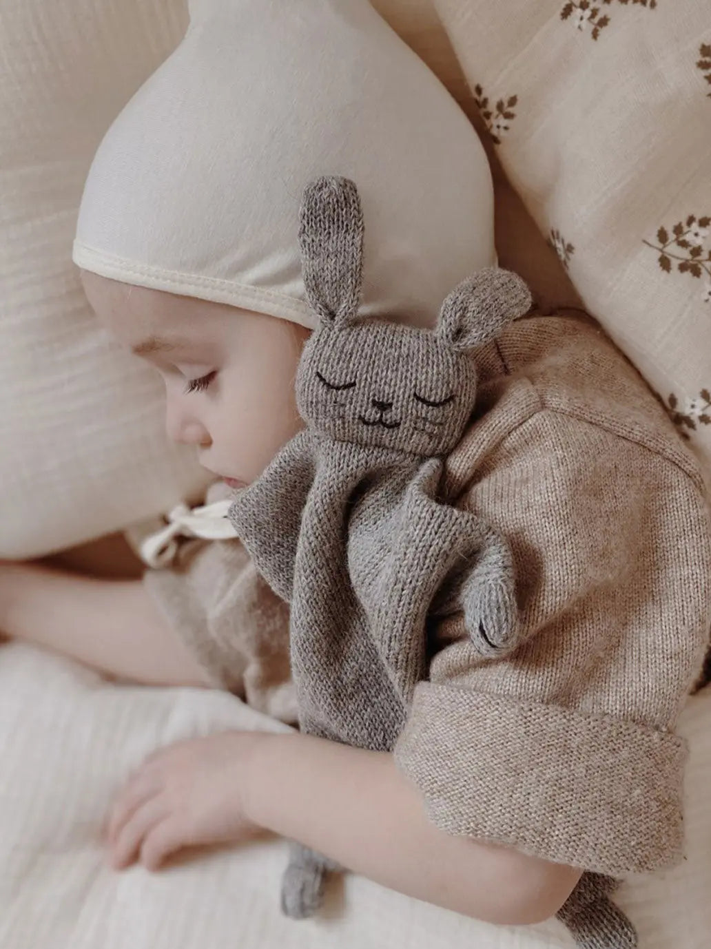 PIerwsza przytulanka Knitted Cuddle Cloth Main Sauvage BEBE Concept 