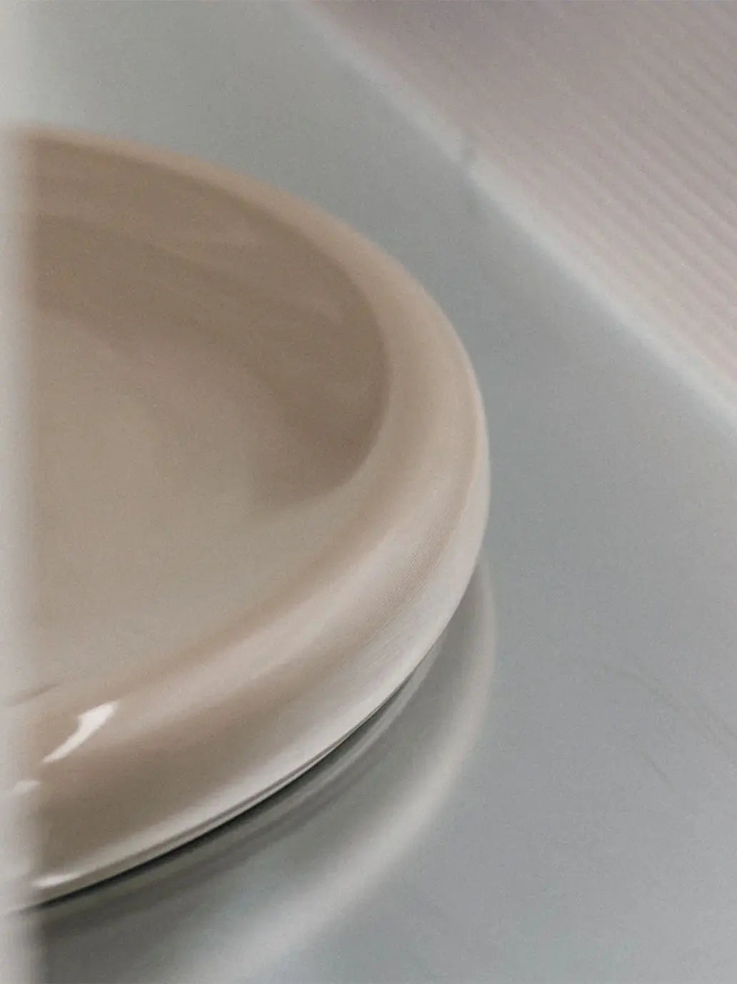 Ceramiczny talerz Big O Matias Moellenbach BEBE Concept 