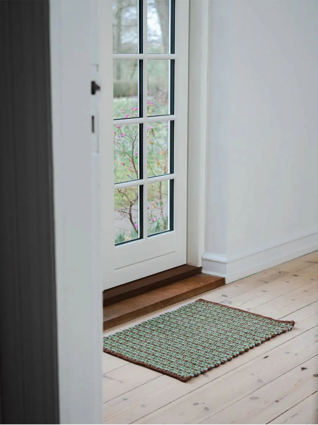 Dywanik Striped Jute Rug Matias Moellenbach BEBE Concept 