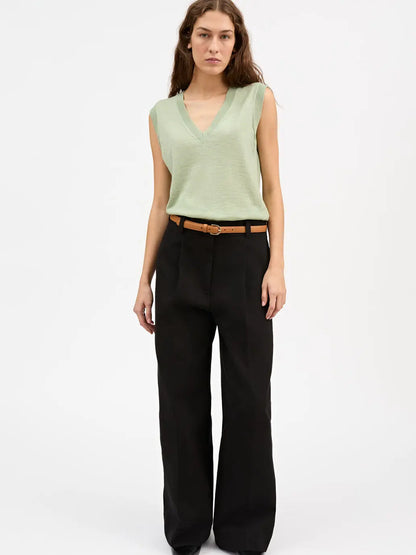Amara v-neck vest SKALL STUDIO BEBE Concept 