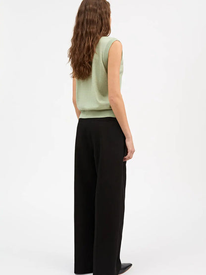 Amara v-neck vest SKALL STUDIO BEBE Concept 