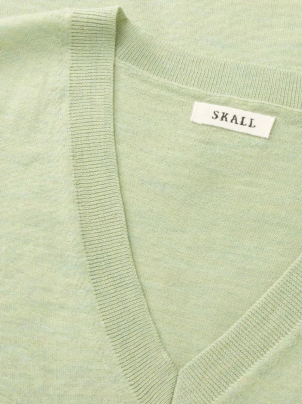 Amara v-neck vest SKALL STUDIO BEBE Concept 