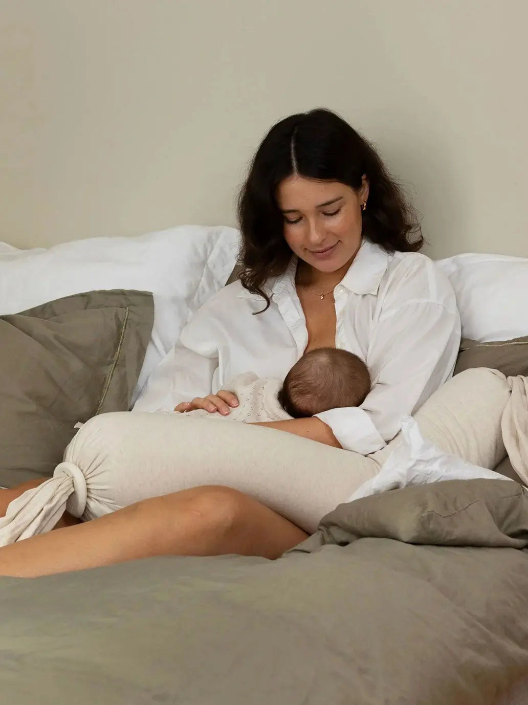 Poduszka do karmienia Nursing Pillow bbhugme BEBE Concept 