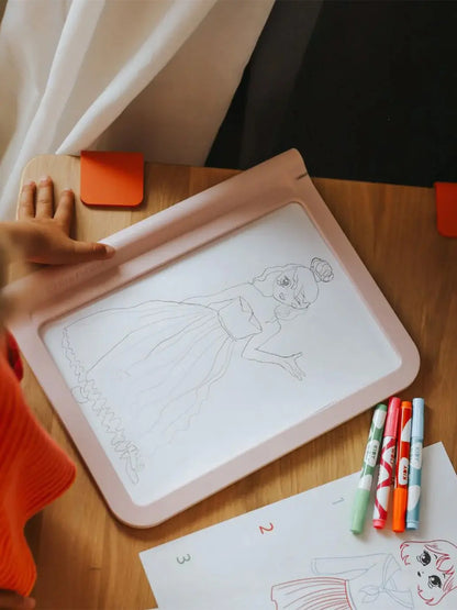 Podświetlany tablet do nauki rysowania mody Kidywolf BEBE Concept 