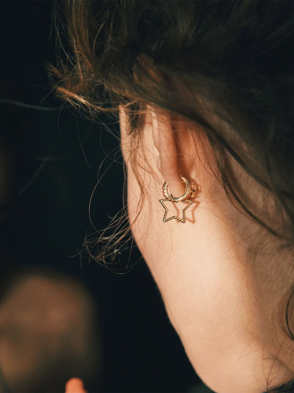 Złoty kolczyk Tangled Star Stud Earring Anna + Nina BEBE Concept 