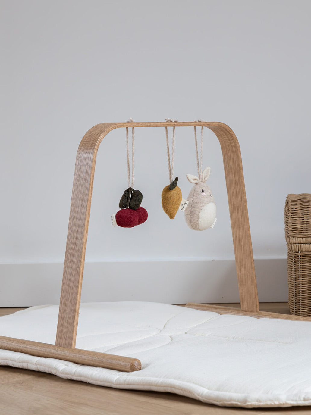 Stojak Baby Gym Activity Stand Kas Kopenhagen BEBE Concept 