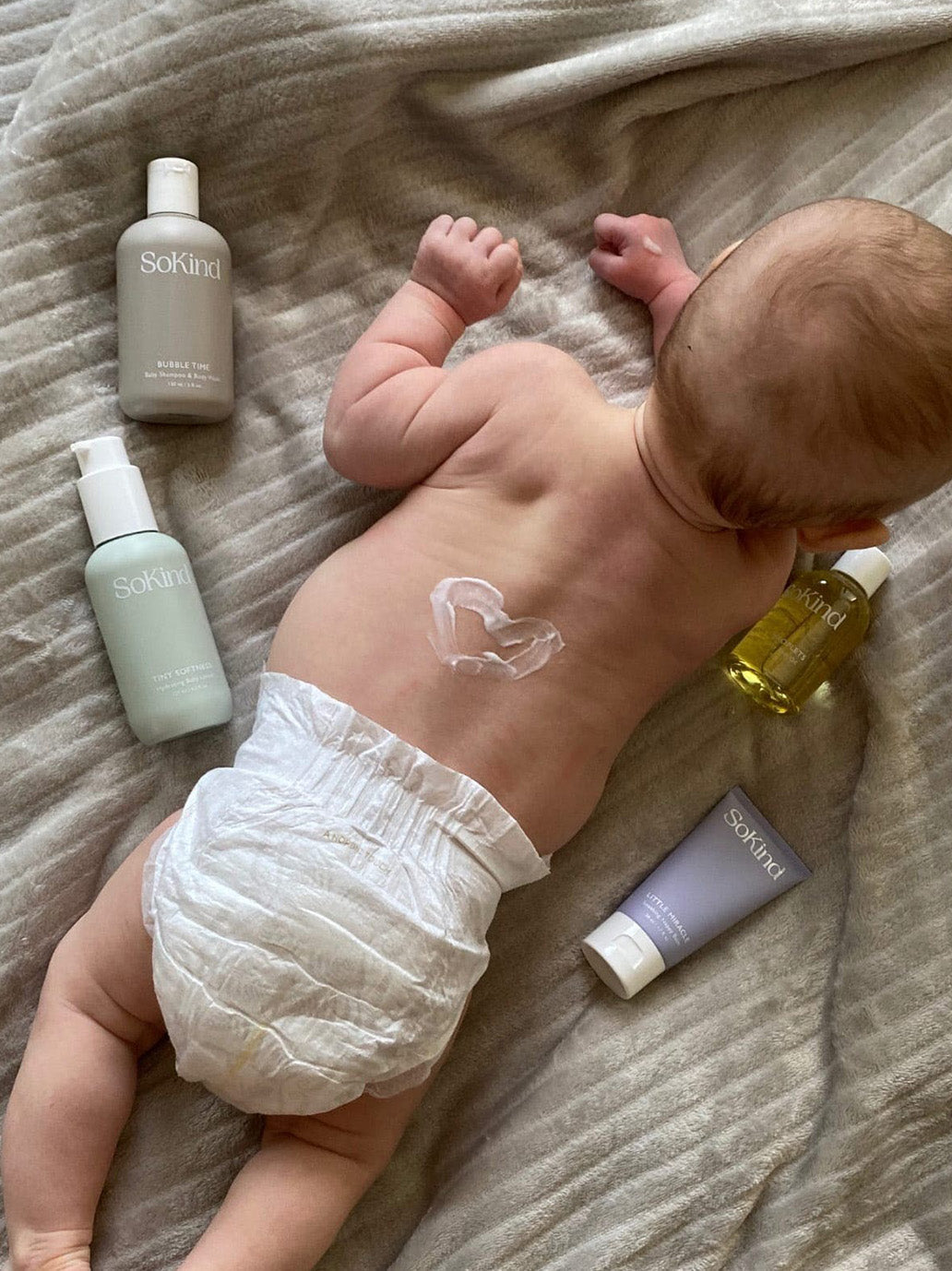 Zestaw prezentowy naturalnych kosmetyków dla dzieci w walizce SoKind BEBE Concept 